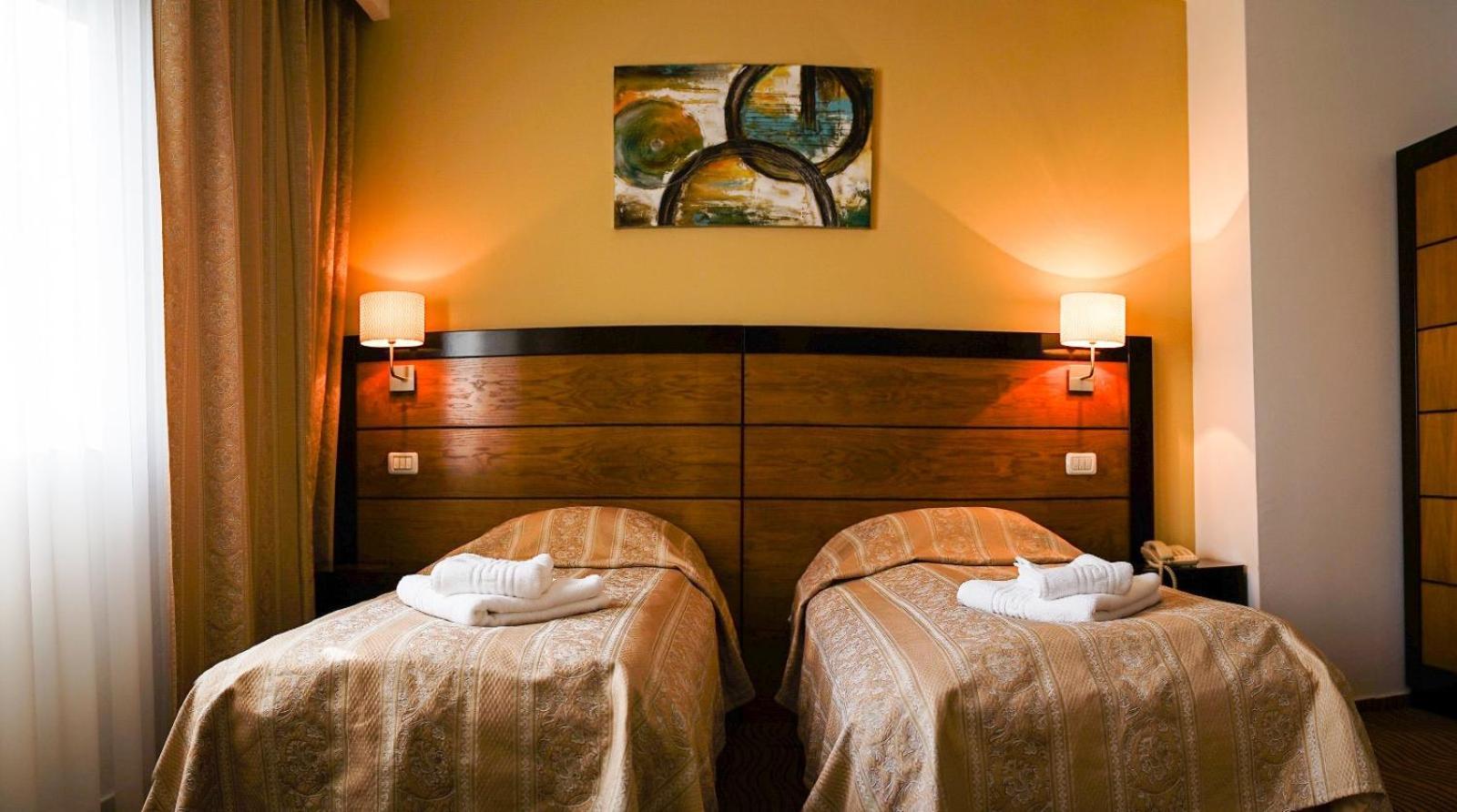 Hotel Criss Bukarest Eksteriør billede