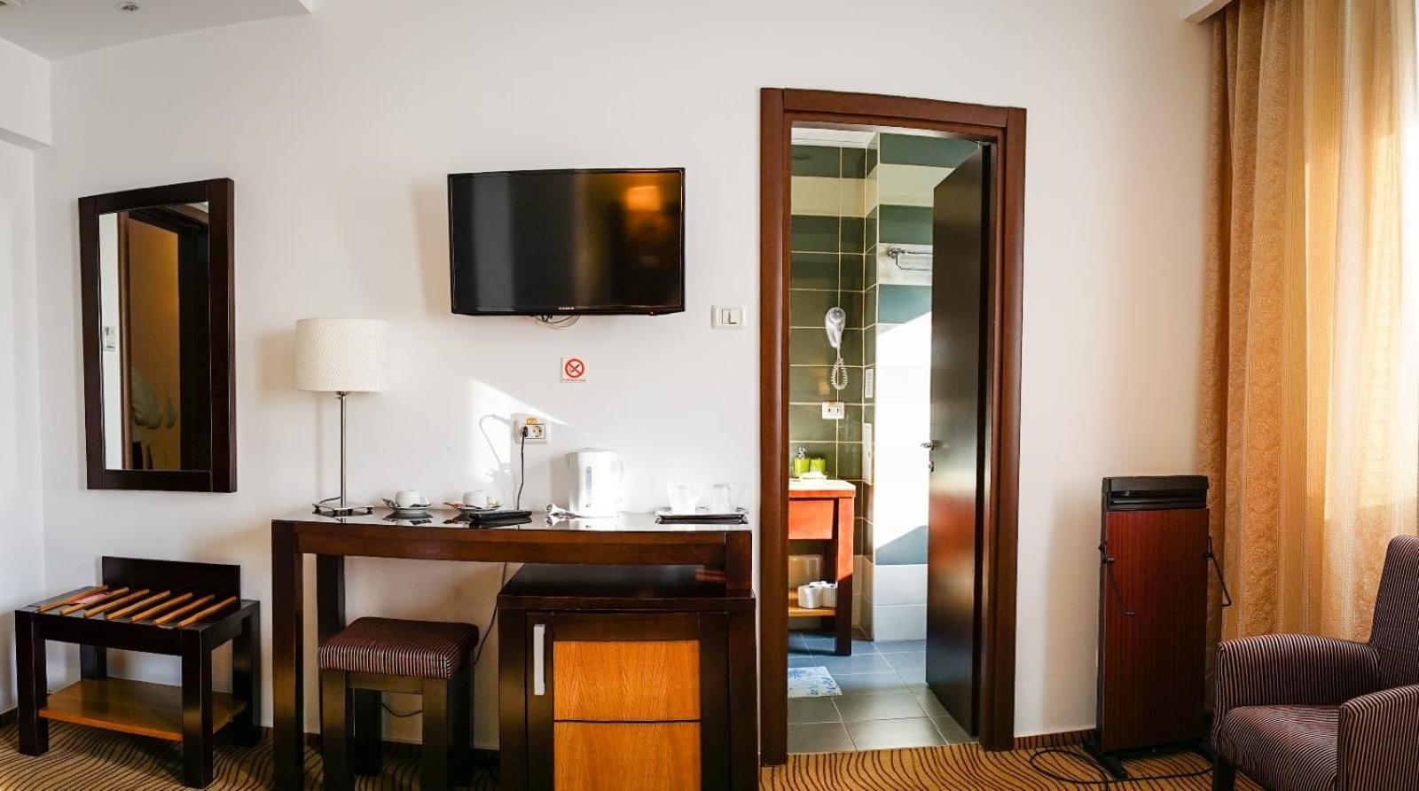 Hotel Criss Bukarest Eksteriør billede